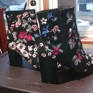 New Ankle Boots with flowers